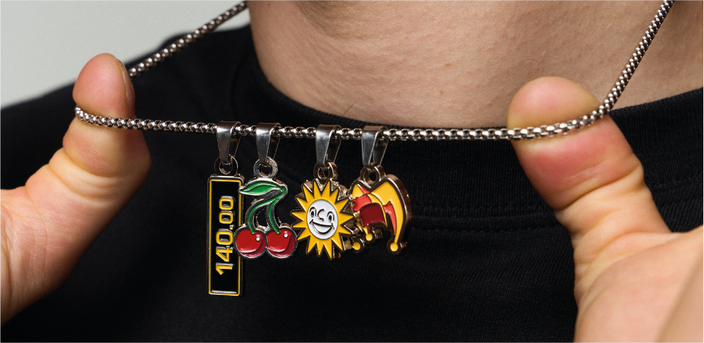 Kette mit 4 Anhängern 